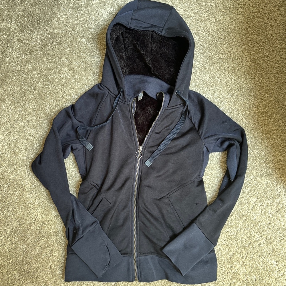 ATHLETA luxe stronger hoodie in NAVY XS. USED
